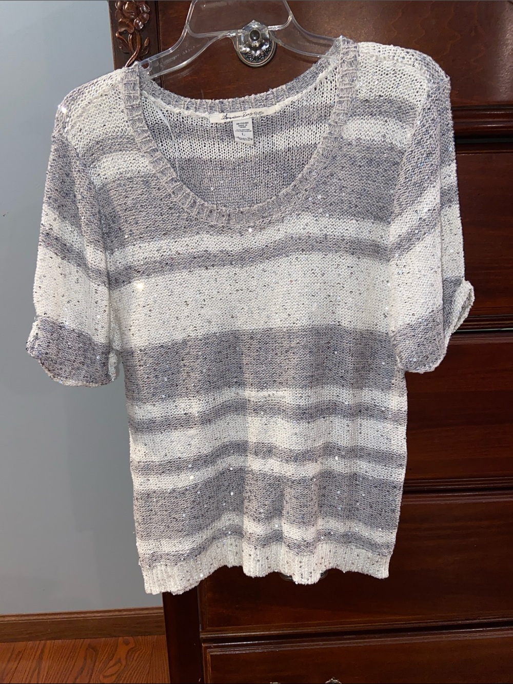 American Rag, size L, gray and white